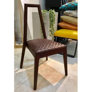 Wirya Chair